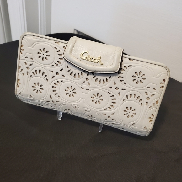 Coach Handbags - Coach White Leather Snap Close Bifold Wallet